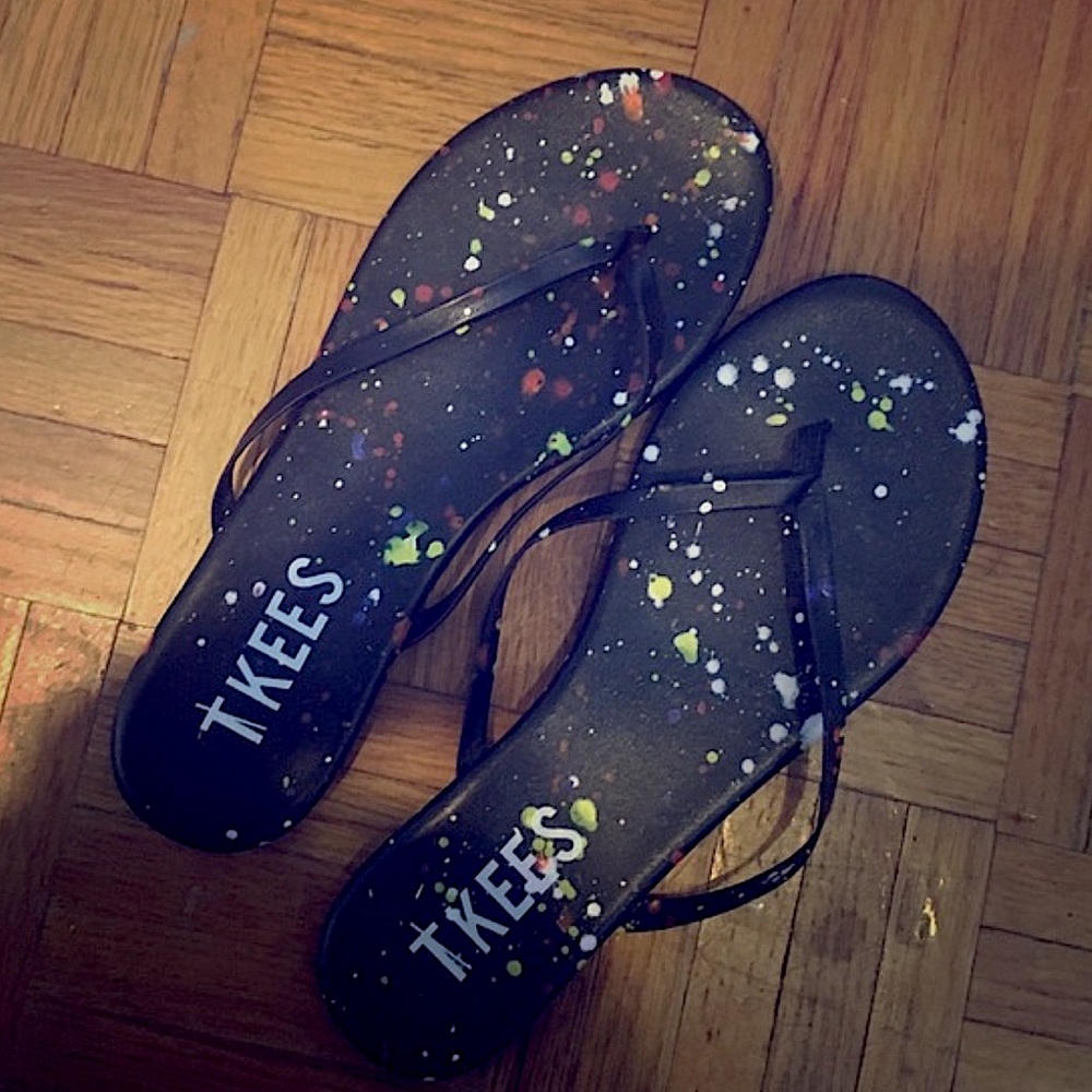 BRAND NEW TKEES FLIP FLOPS